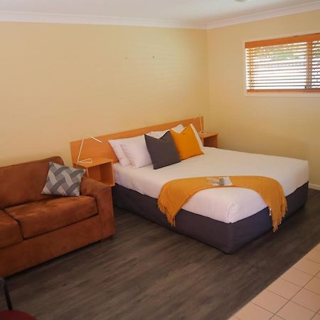 Country Roads Motor Inn Gayndah Dış mekan fotoğraf